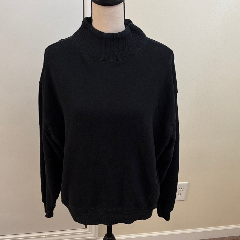 Aerie Oversized Notch Neck Black Sweatshirt size XS